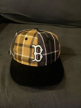 New Era 9FIFTY Strapback Hat in Black, White and Gray